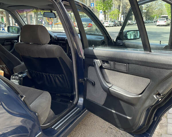 Синій БМВ 5 Серія, об'ємом двигуна 2.3 л та пробігом 295 тис. км за 5000 $, фото 15 на Automoto.ua