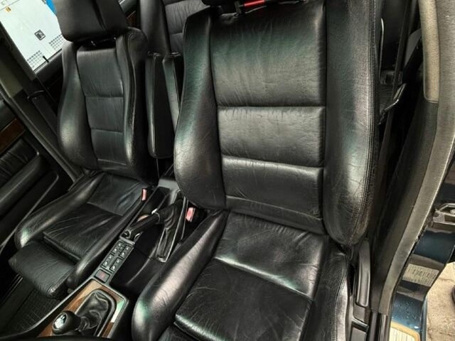 Синій БМВ 5 Серія, об'ємом двигуна 2.5 л та пробігом 300 тис. км за 2500 $, фото 6 на Automoto.ua