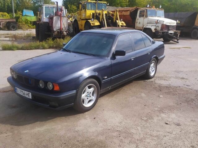 Синий БМВ 5 Серия, объемом двигателя 1.8 л и пробегом 1000 тыс. км за 3000 $, фото 4 на Automoto.ua