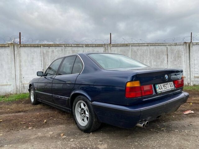 Синій БМВ 5 Серія, об'ємом двигуна 2 л та пробігом 300 тис. км за 2200 $, фото 7 на Automoto.ua