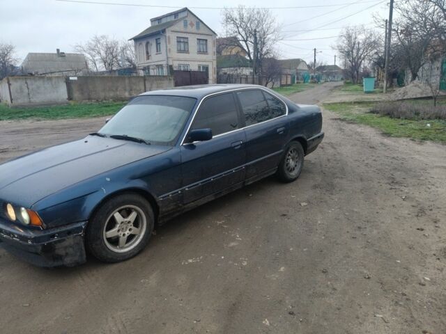 Синій БМВ 5 Серія, об'ємом двигуна 2 л та пробігом 2 тис. км за 1400 $, фото 3 на Automoto.ua