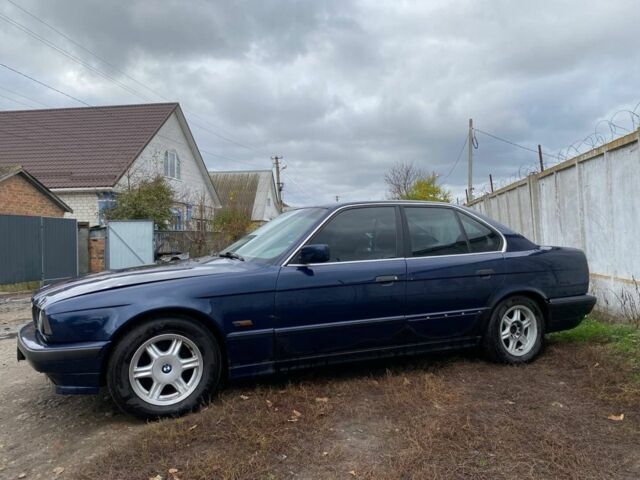 Синій БМВ 5 Серія, об'ємом двигуна 2 л та пробігом 300 тис. км за 2200 $, фото 5 на Automoto.ua