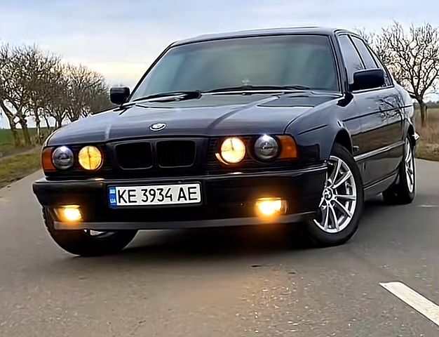 Синій БМВ 5 Серія, об'ємом двигуна 2 л та пробігом 360 тис. км за 2400 $, фото 9 на Automoto.ua