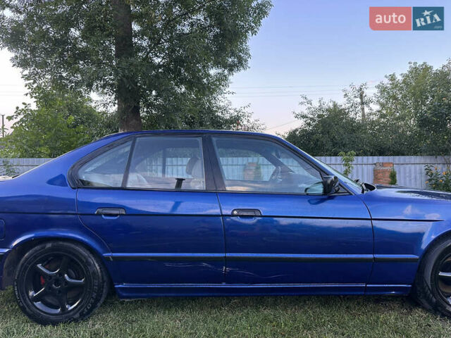 Синий БМВ 5 Серия, объемом двигателя 3 л и пробегом 307 тыс. км за 3000 $, фото 1 на Automoto.ua