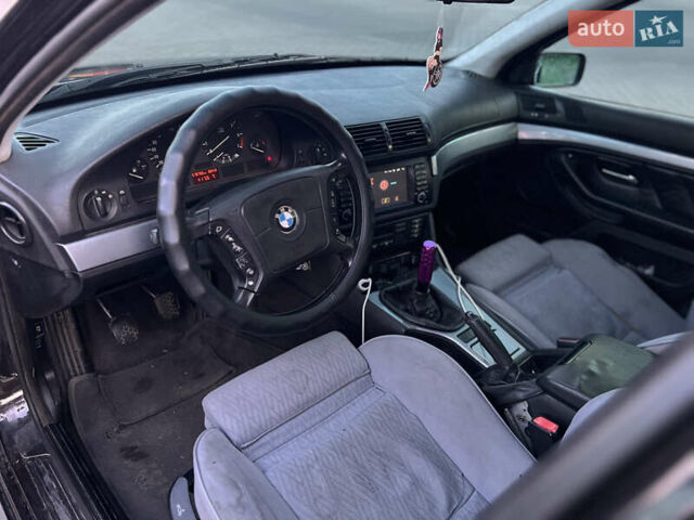 Синий БМВ 5 Серия, объемом двигателя 2.49 л и пробегом 570 тыс. км за 3900 $, фото 6 на Automoto.ua