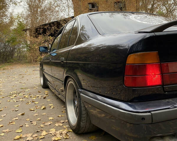 Синій БМВ 5 Серія, об'ємом двигуна 3 л та пробігом 350 тис. км за 5500 $, фото 7 на Automoto.ua