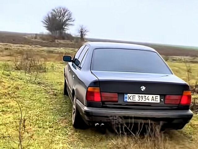 Синій БМВ 5 Серія, об'ємом двигуна 2 л та пробігом 360 тис. км за 2400 $, фото 2 на Automoto.ua