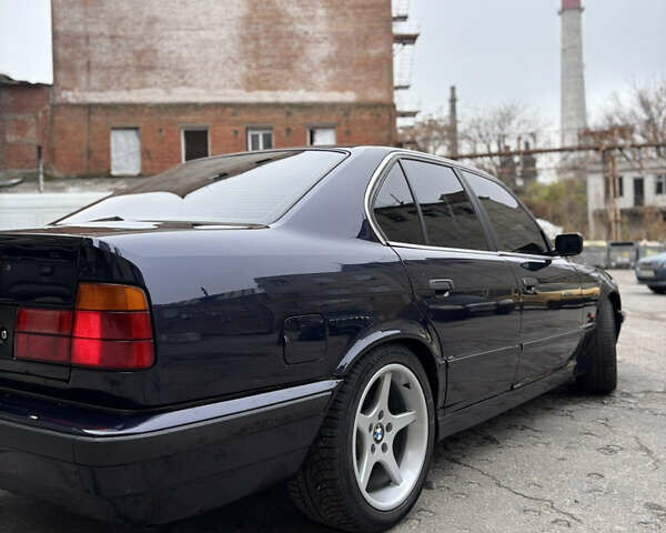 Синий БМВ 5 Серия, объемом двигателя 2 л и пробегом 500 тыс. км за 3750 $, фото 8 на Automoto.ua