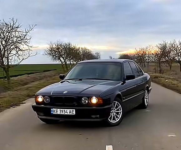 Синій БМВ 5 Серія, об'ємом двигуна 2 л та пробігом 360 тис. км за 2400 $, фото 11 на Automoto.ua