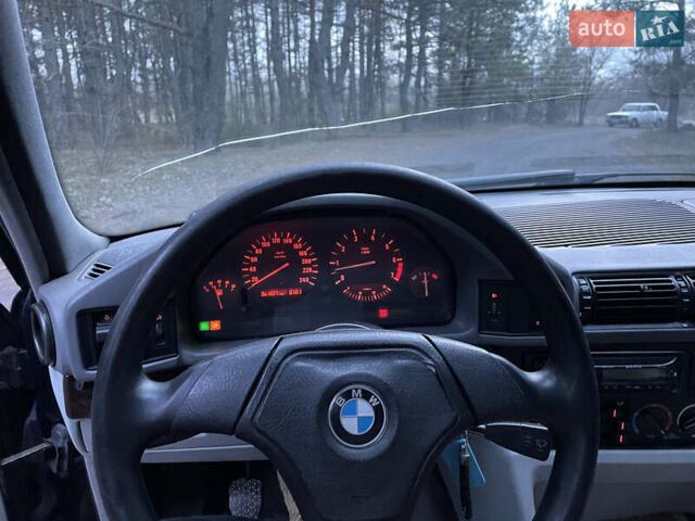 Синий БМВ 5 Серия, объемом двигателя 2 л и пробегом 362 тыс. км за 4100 $, фото 12 на Automoto.ua