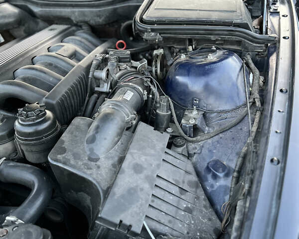 Синий БМВ 5 Серия, объемом двигателя 2.49 л и пробегом 570 тыс. км за 3900 $, фото 14 на Automoto.ua