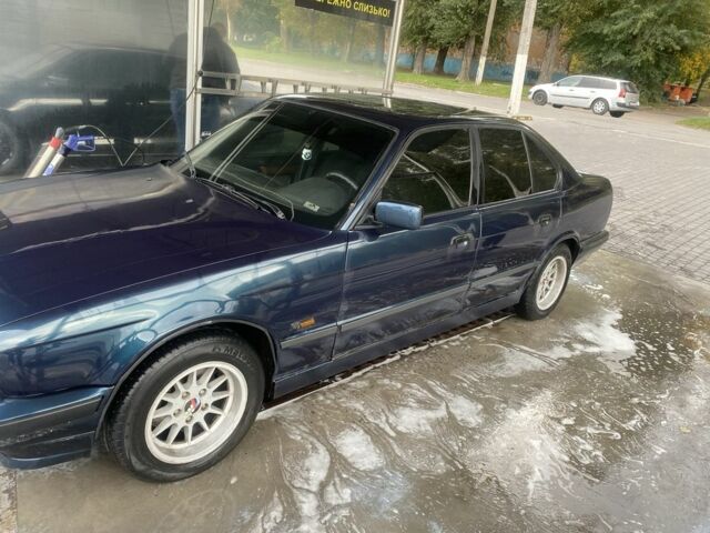 Синий БМВ 5 Серия, объемом двигателя 1.8 л и пробегом 460 тыс. км за 2800 $, фото 1 на Automoto.ua