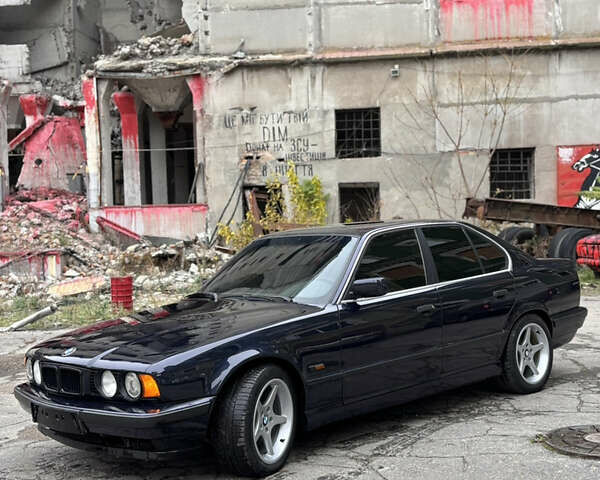Синий БМВ 5 Серия, объемом двигателя 2 л и пробегом 500 тыс. км за 3750 $, фото 5 на Automoto.ua