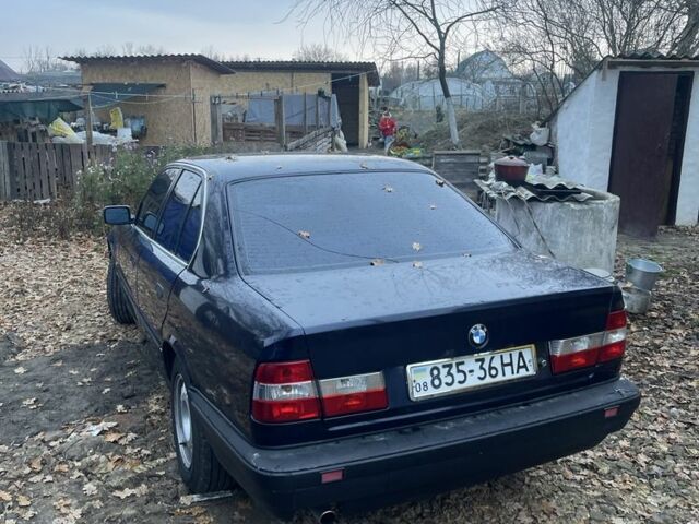 Синій БМВ 5 Серія, об'ємом двигуна 2 л та пробігом 320 тис. км за 2500 $, фото 1 на Automoto.ua