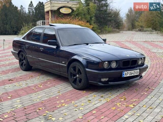 Синий БМВ 5 Серия, объемом двигателя 2 л и пробегом 420 тыс. км за 3500 $, фото 2 на Automoto.ua