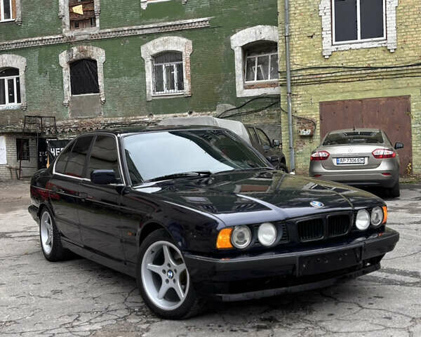 Синий БМВ 5 Серия, объемом двигателя 2 л и пробегом 500 тыс. км за 3750 $, фото 2 на Automoto.ua