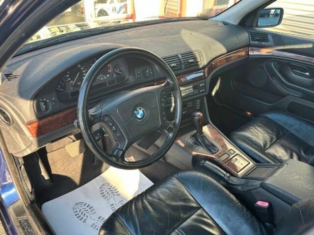 Синій БМВ 5 Серія, об'ємом двигуна 2.8 л та пробігом 270 тис. км за 2700 $, фото 4 на Automoto.ua