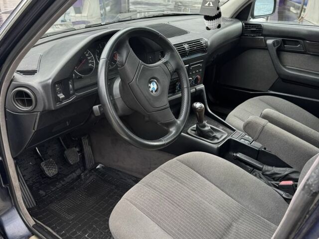 Синий БМВ 5 Серия, объемом двигателя 2 л и пробегом 490 тыс. км за 4300 $, фото 5 на Automoto.ua