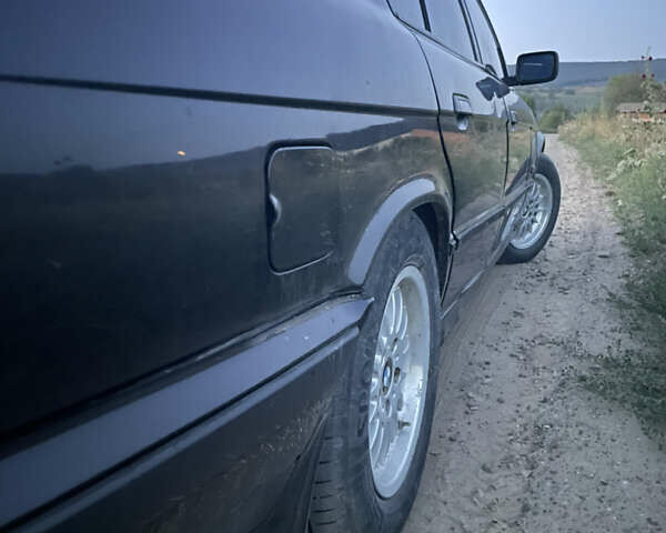 Синий БМВ 5 Серия, объемом двигателя 2.5 л и пробегом 469 тыс. км за 2499 $, фото 5 на Automoto.ua