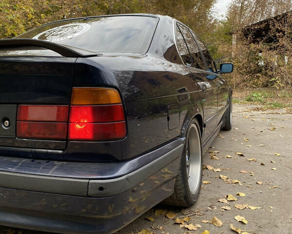 Синій БМВ 5 Серія, об'ємом двигуна 3 л та пробігом 350 тис. км за 5500 $, фото 8 на Automoto.ua