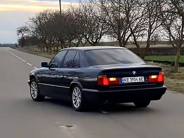 Синій БМВ 5 Серія, об'ємом двигуна 2 л та пробігом 360 тис. км за 2400 $, фото 8 на Automoto.ua