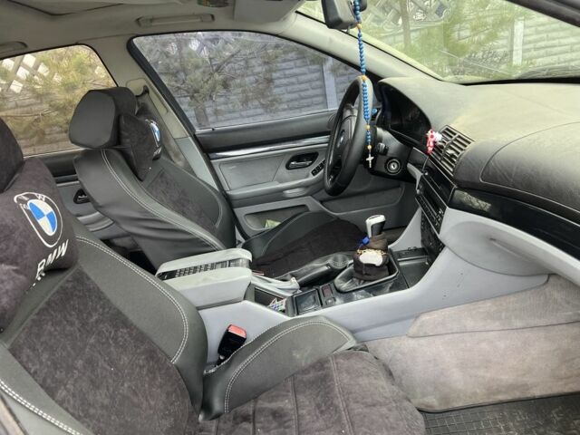 Синий БМВ 5 Серия, объемом двигателя 2.8 л и пробегом 300 тыс. км за 2900 $, фото 13 на Automoto.ua