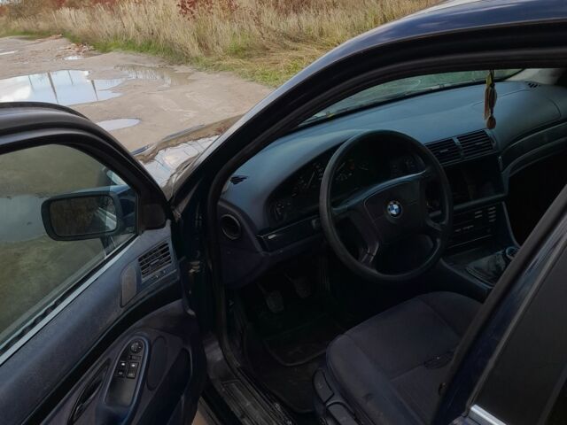 Синий БМВ 5 Серия, объемом двигателя 2 л и пробегом 292 тыс. км за 1699 $, фото 6 на Automoto.ua