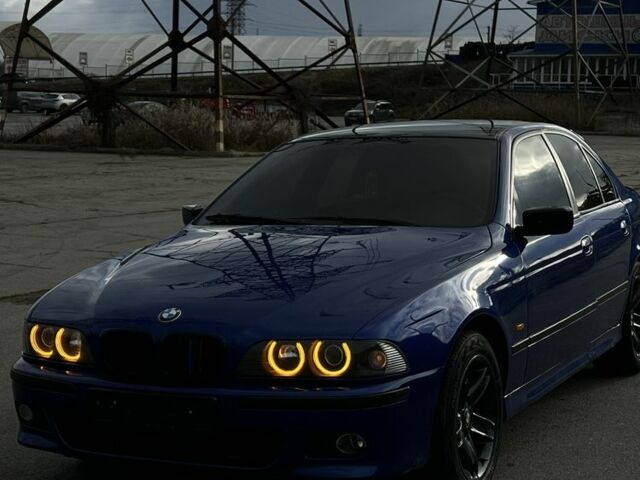 Синій БМВ 5 Серія, об'ємом двигуна 2.8 л та пробігом 300 тис. км за 5500 $, фото 1 на Automoto.ua