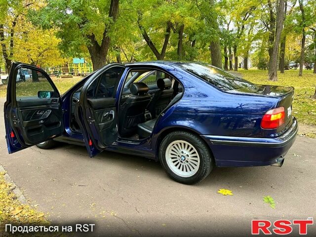 Синий БМВ 5 Серия, объемом двигателя 2.8 л и пробегом 300 тыс. км за 3800 $, фото 7 на Automoto.ua