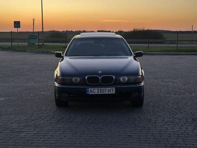 Синий БМВ 5 Серия, объемом двигателя 2.5 л и пробегом 450 тыс. км за 3699 $, фото 1 на Automoto.ua