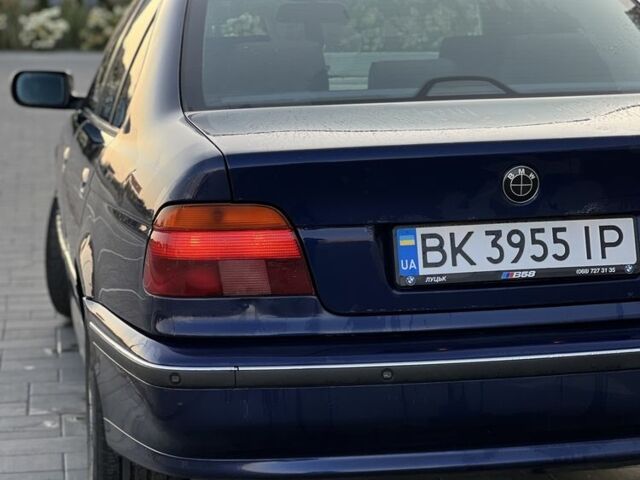 Синий БМВ 5 Серия, объемом двигателя 2.8 л и пробегом 360 тыс. км за 4500 $, фото 5 на Automoto.ua