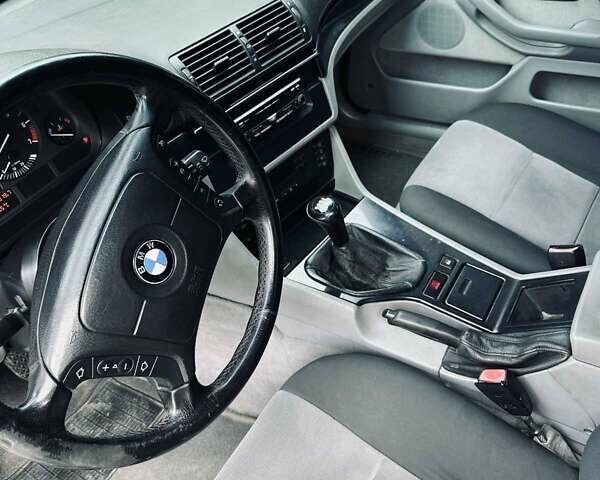 Синий БМВ 5 Серия, объемом двигателя 2 л и пробегом 400 тыс. км за 5500 $, фото 5 на Automoto.ua