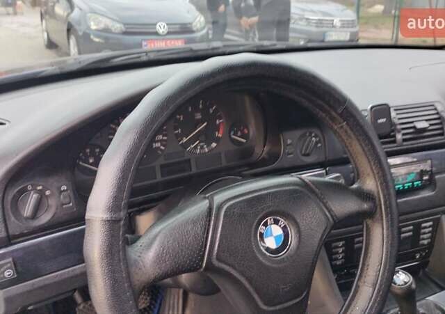 Синий БМВ 5 Серия, объемом двигателя 2.8 л и пробегом 362 тыс. км за 3999 $, фото 5 на Automoto.ua