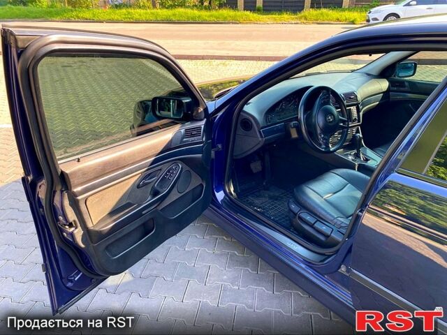 Синий БМВ 5 Серия, объемом двигателя 2.5 л и пробегом 302 тыс. км за 3300 $, фото 5 на Automoto.ua