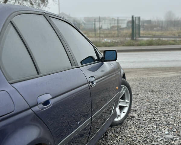 Синий БМВ 5 Серия, объемом двигателя 2 л и пробегом 650 тыс. км за 3999 $, фото 5 на Automoto.ua