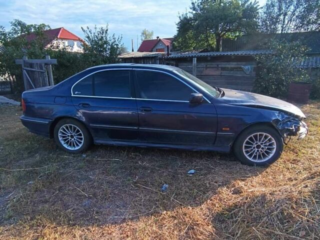 Синий БМВ 5 Серия, объемом двигателя 2 л и пробегом 250 тыс. км за 600 $, фото 5 на Automoto.ua