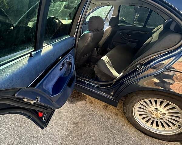 Синій БМВ 5 Серія, об'ємом двигуна 2.8 л та пробігом 350 тис. км за 3750 $, фото 8 на Automoto.ua