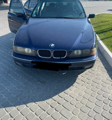 Синий БМВ 5 Серия, объемом двигателя 2.8 л и пробегом 343 тыс. км за 3900 $, фото 1 на Automoto.ua