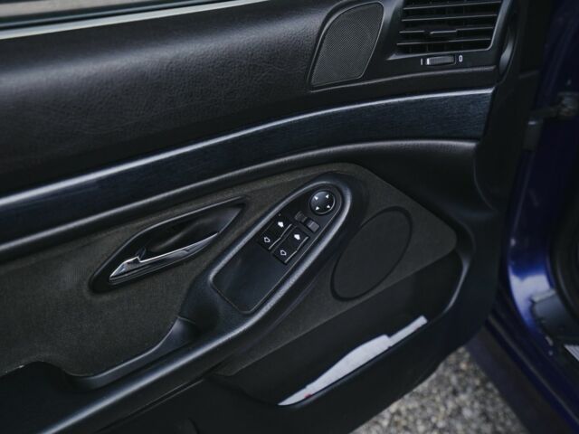 Синий БМВ 5 Серия, объемом двигателя 2.8 л и пробегом 332 тыс. км за 4350 $, фото 4 на Automoto.ua