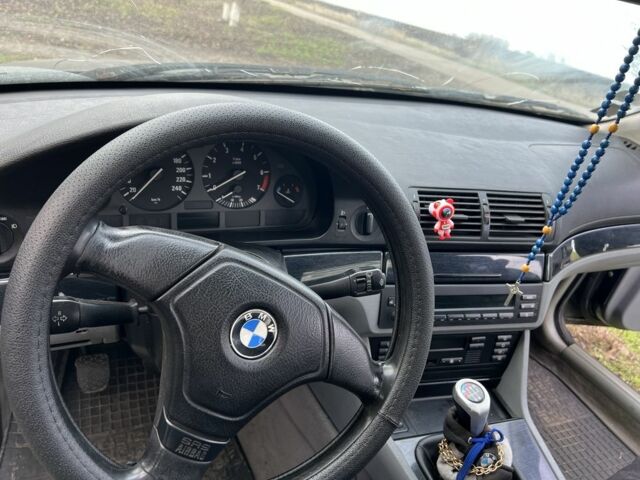 Синий БМВ 5 Серия, объемом двигателя 2.8 л и пробегом 300 тыс. км за 2900 $, фото 10 на Automoto.ua