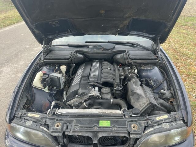 Синій БМВ 5 Серія, об'ємом двигуна 2 л та пробігом 3 тис. км за 4000 $, фото 7 на Automoto.ua