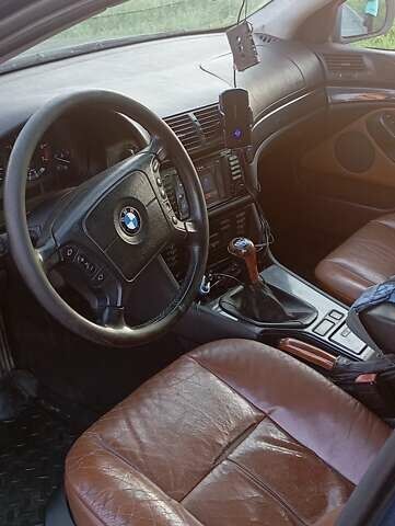 Синий БМВ 5 Серия, объемом двигателя 2.49 л и пробегом 360 тыс. км за 4000 $, фото 4 на Automoto.ua