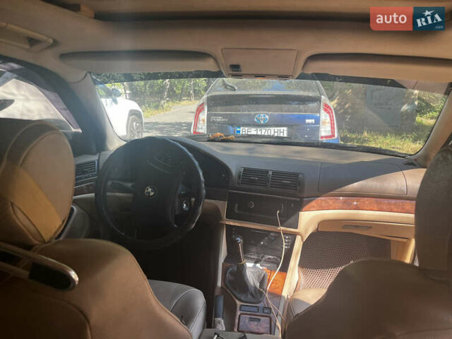 Синий БМВ 5 Серия, объемом двигателя 2.5 л и пробегом 400 тыс. км за 4000 $, фото 7 на Automoto.ua