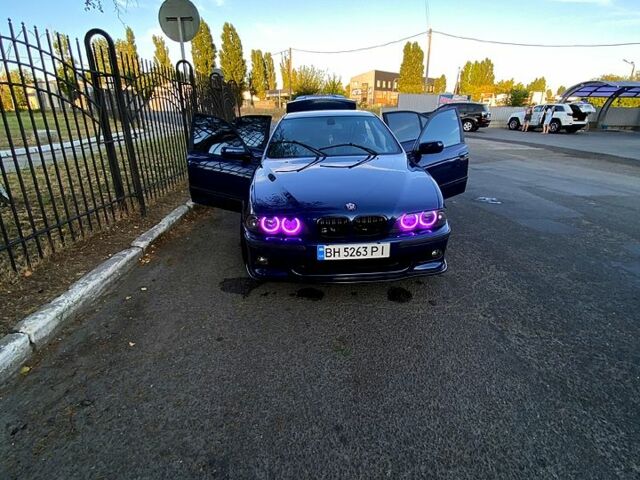 Синий БМВ 5 Серия, объемом двигателя 4.4 л и пробегом 0 тыс. км за 10000 $, фото 7 на Automoto.ua