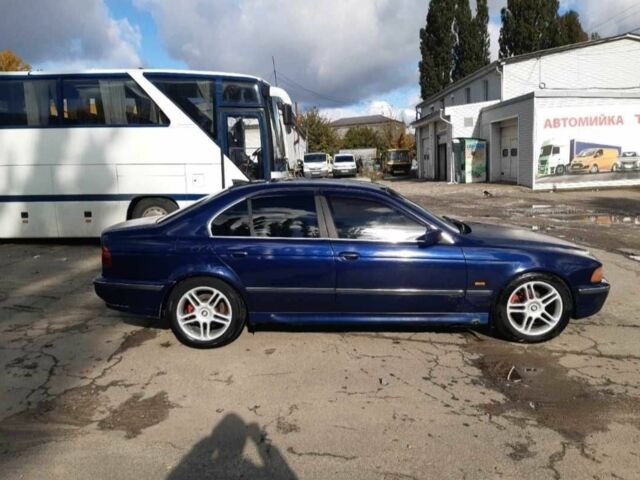 Синий БМВ 5 Серия, объемом двигателя 2.5 л и пробегом 441 тыс. км за 3800 $, фото 1 на Automoto.ua