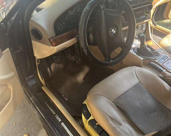 Синий БМВ 5 Серия, объемом двигателя 2.5 л и пробегом 400 тыс. км за 4000 $, фото 6 на Automoto.ua