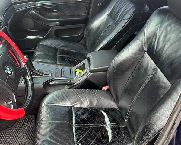 Синій БМВ 5 Серія, об'ємом двигуна 2.5 л та пробігом 315 тис. км за 3500 $, фото 2 на Automoto.ua