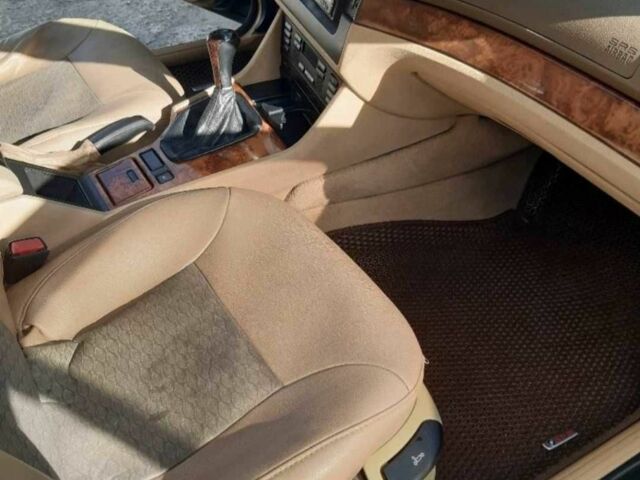 Синий БМВ 5 Серия, объемом двигателя 2.5 л и пробегом 441 тыс. км за 3800 $, фото 13 на Automoto.ua