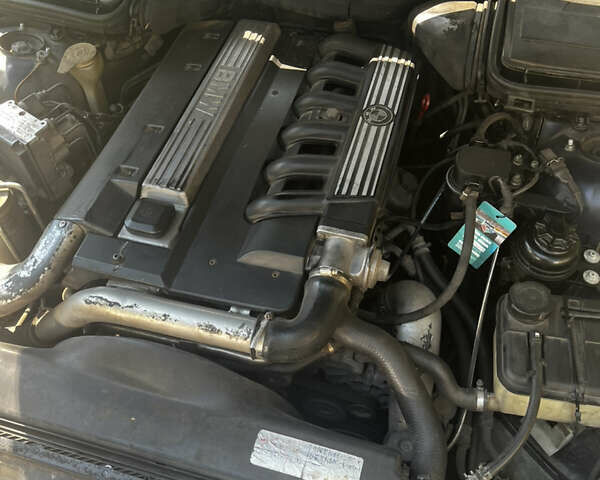 Синий БМВ 5 Серия, объемом двигателя 2.5 л и пробегом 400 тыс. км за 4000 $, фото 5 на Automoto.ua