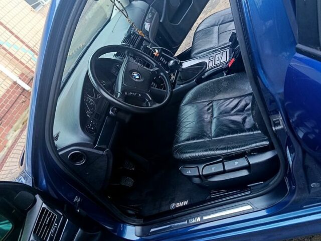 Синий БМВ 5 Серия, объемом двигателя 2.5 л и пробегом 370 тыс. км за 4999 $, фото 5 на Automoto.ua